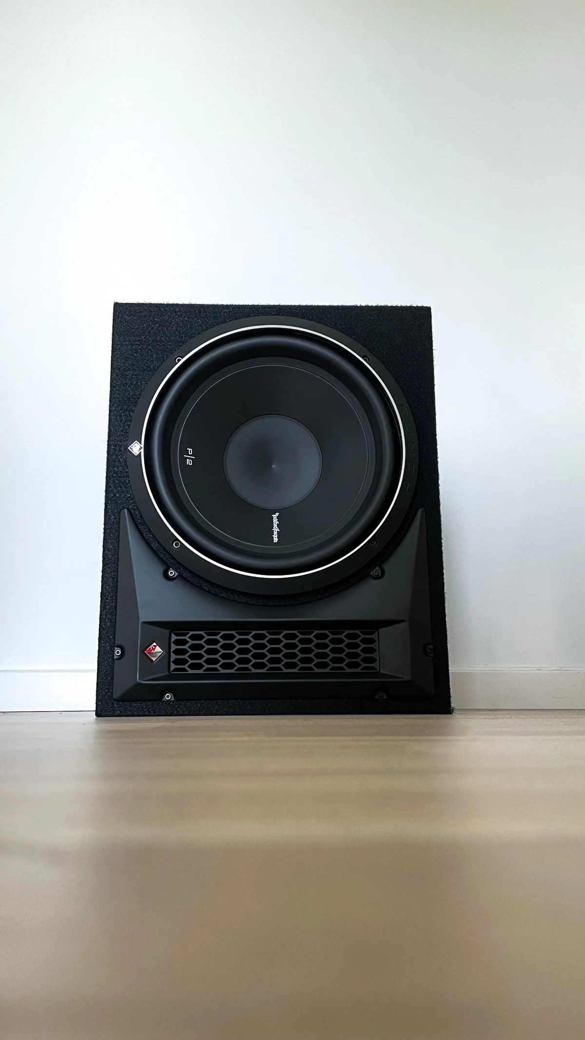 Subwoofer em caixa selada